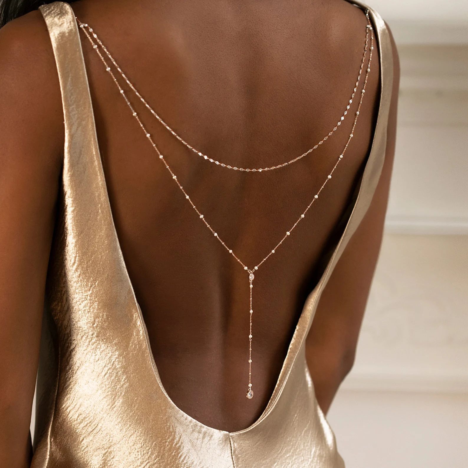 Body Jewelry For Backless Dress - قلادة ذهبية مطلية رقيقة مرصعة بالزركونيا