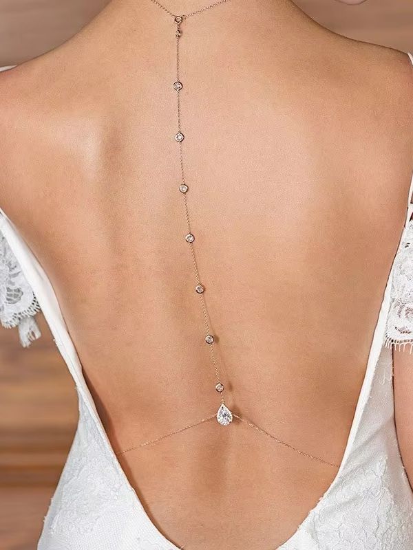 Body Jewelry For Backless Dress - قلادة ذهبية وفضية على شكل دمعة