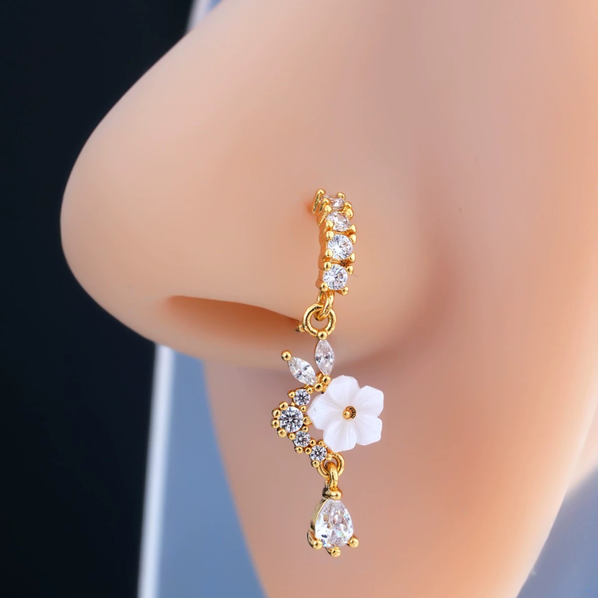 حلقة أنف ذهبية على شكل زهرة مع - مراجعة Body Jewelry Surgical Steel وسعره
