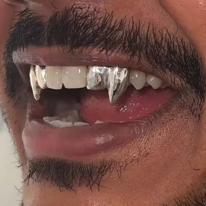 TOPGRILLZ مصاص دماء لتقوم بها  - مراجعة Body Jewelry Men وسعره